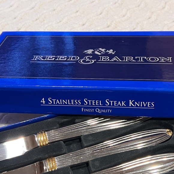 New Reed & Barton 4 pc Steak Knife Set in Box - Picture 3 of 6